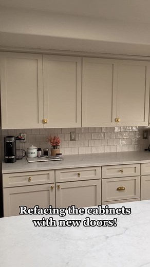Replacing our cabinet doors changed this space completely! #refacecabinets #newcabinetdoors #diykitchenmakeover #kitchenmakeover #greigecabinets