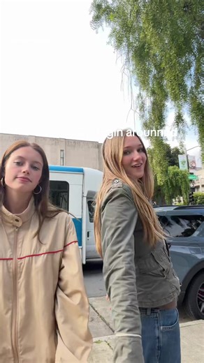 mathilde 🙂‍↔️🙂‍↔️ (@mathilde_brown)’s videos with girls on film - sam ☆