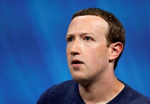 Media Worry That Conservatives Can Post Freely on Social Media