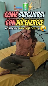 Come svegliarsi con più ENERGIE al mattino 1)🪟 FINESTRE APERTE: dormire con le finestre aperte permette di far sì che i recettori negli occhi rilevino la luce e ti svegli in maniera naturale. 2)🦶 ALZARSI (subito) DAL LETTO: alzarsi immediatamente dal letto mette in circolo adrenalina da parte del Locus Coeruleus. 3)☀️ LUCE (naturale) NEGLI OCCHI: far entrare la luce negli occhi permette di regolare e velocizzare il picco di Cortisolo mattutino per svegliarti più velocemente. 4)🤸 ESERCIZI MATT