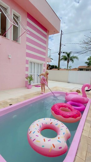Let's Play Dress-Up with Barbie!