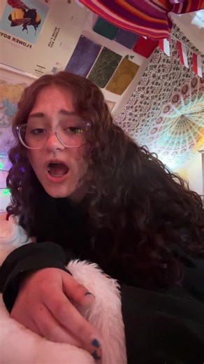 charley 🪲 (@charrrszz)’s videos with original sound - viv🪲