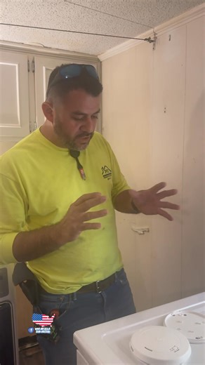 10K views · 169 reactions | #Como instalar una alarma de humo en casa ⚡️Atencion esto puede salvar vidas | Vida en la U.S.A con Hector | Facebook