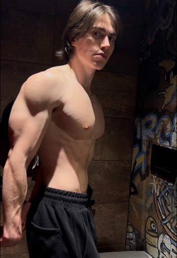 Easy Tips for Growing Chest Muscles Without Bench Press