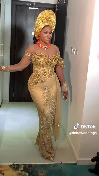 Captivating Traditional Wedding Dress for Gorgeous Bride 2024