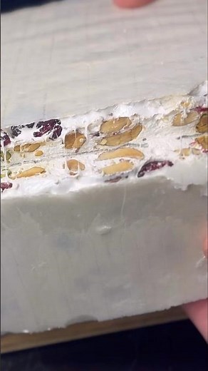 Le Meilleur Nougat de Montélimar, Fondant et Parfumé au Miel ! ( avec belle maman )