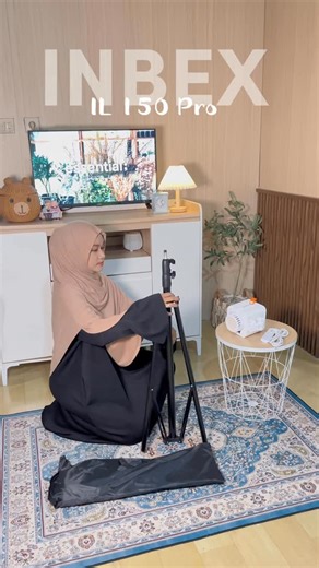 Riani | Homeliving•Cooking•Review on Instagram: "LIGHTING INBEX IL 150 PRO ✨ Spesifikasi : ✨Tegangan AC200-240V 50/60Hz ✨Suhu warna 2700-7500K ✨LED kecerahan tinggi ✨Remote Control ✨Timer ✨White-Yellow-Warmwhite ✨Softbox Kit ✨Standing Tripod ✨Kipas anti panas ✨Good Quality #inbex #inbexlighting #inbexil150pro #lighting #lampuled #fyp #lampukonten #lightingkonten #inbexindonesia #inbex150pro #fypage"