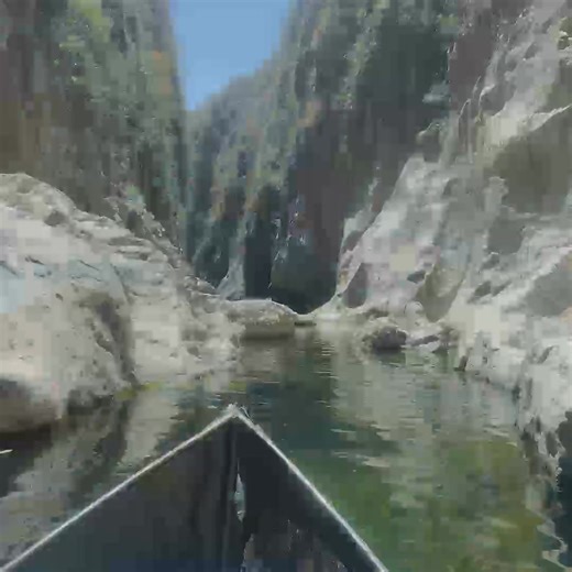 ¿Buscás relajarte en un paraíso natural? ¿O preferís vivir emociones fuertes? 🌞🌊 Sea cual sea tu estilo, Nicaragua lo tiene todo. 🏕️ Paisajes terrestres, marítimos, lacustres y fluviales que invitan al descanso... 🔥 Pero también una dosis perfecta de aventura para quienes viven al máximo. 🎒 Actividades para todos los gustos: Sandboarding en un volcán activo 🏂 Canopy entre copas de árboles 🌳 Surf y kayak en aguas increíbles 🌊 Buceo, pesca deportiva y paseos en velero 🚤 Trekking, rappel, 