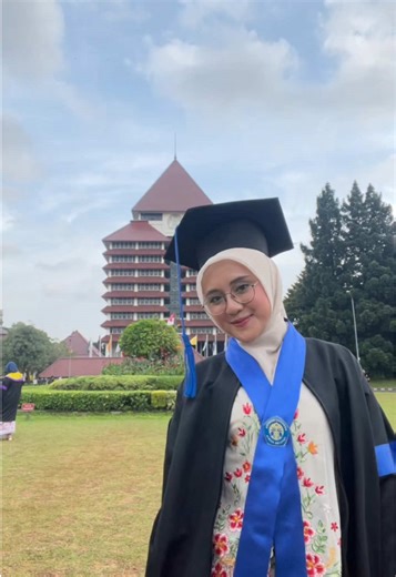 Celebrating Engineering Graduation Success