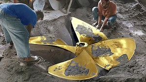 Crafting large ship propellers using traditional hand-forging techniques