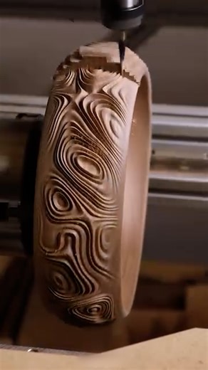 This CNC machine produces incredibly detailed wood carving art 😲😍 | UNILAD Tech