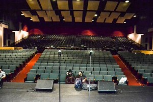 Benny Performs in Miami Beach
