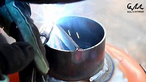 Coisa de MacGyver Parte 2 - fazendo uma máquina de jateamento de areia (removedor de pintura por abrasivo) a partir de botijões usados... {ATENÇÃO: o vídeo é ilustrativo e para ampliar o conhecimento. Recomendamos não tentar fazer isso em casa, pois há sérios riscos à saúde e de acidentes}. Fonte: Make it Extreme | Engenharia e Inovação