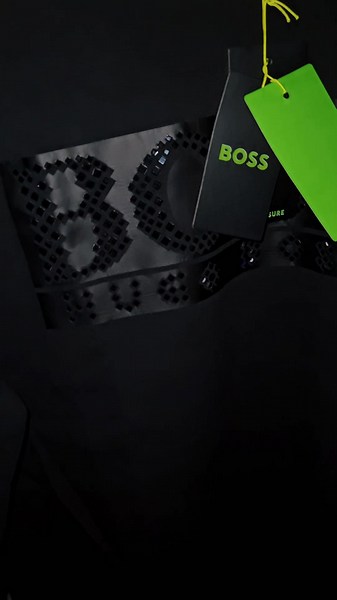 Sudadera Boss Negra Con diamantes.👑 Disponible En Stock. 🔥 #viralvideo #boss #hugoboss #sudaderas #parati
