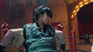 Irresistible Kung Fu! The seemingly frail skinny guy unexpectedly toppled the hulking brute in the ring! | Forward Forever| 热血前行 ❤‍Full EPs of《Forward Forever》→https://www.youtube.com/@HiDrama2 🧡Click to follow our Facebook "In Drama" https://www.facebook.com/inDramaTV | InDrama