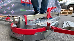 💥 Masterpiuma professional tile cutter in action making several cuts starting from a full body hard porcelain tile with a little bit of texture 💣 Getting smaller and smaller and smaller 😁 ⁣ 👉📲 Find out more info here: http://bit.ly/MontolitMasterpiumaP3⁣ ⁣ #montolittilingtools #tilingtools #tiletools #porcelaintile #contractor #qualitytools #construction #residentialconstruction #remodelling #renovation #interiordesign #kingtile #toolreview #montolitmasterpiuma #masterpiuma3 #tilecutter #sn