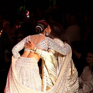 Let's nacho! Watch this actress uplift everyone's spirits post her ramp walk. Bollywood songs have the effect on people to change their mood. Be it Nick Jonas jamming to the dhols of Bollywood songs before his concert or any B-Town get-together. In this throwback video, we see Deepika Padukone lifting everyone's spirits post her ramp walk. Watch her call Shweta Bachchan and Jaya Bachchan on stage post her walk as a showstopper. | PinkVilla