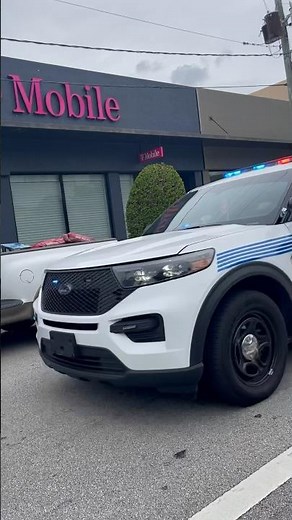 Miami Police Code 3; siren sounds like a loud toy