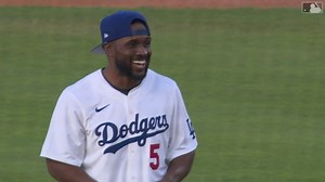 Reggie Bush lanza la 1ra bola