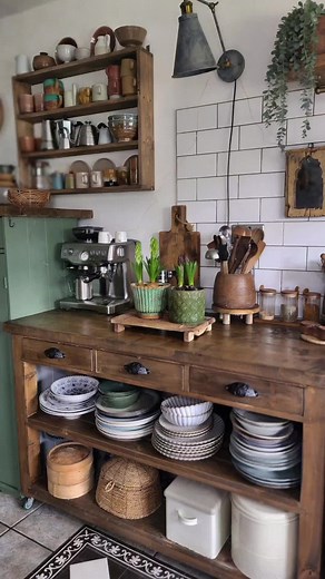 Charming Cottage Kitchen Tour and Small Kitchen Design Ideas