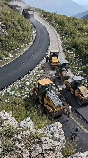 World's Most Dangerous Mountainous Road Repair 😱 #shorts #timelapse #roadrepair #ai