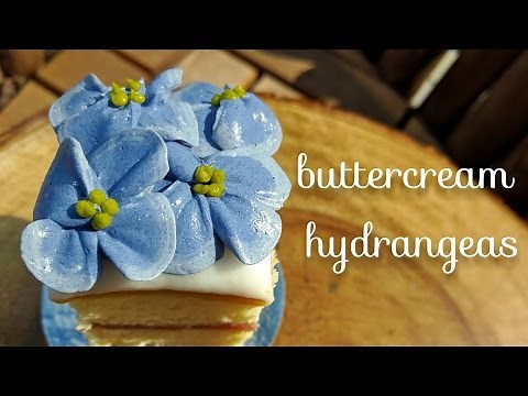Buttercream hydrangeas - how to pipe hydrangea flowers