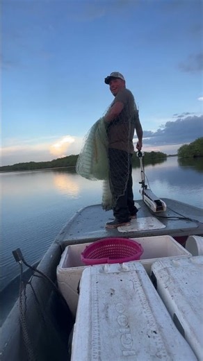 A singing fisherman🎤🎶🐟 #fishing #fishinglife #fyp #singer #music