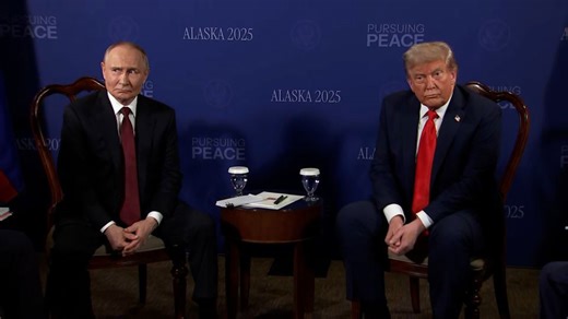 Putin makes confused expression as journalists ask about Ukraine