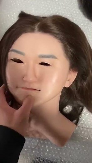 Cutomized hyper realistic female face mask