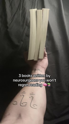 Listen to their Audiobooks for FREE using the link in my bio 📚🫶 #bookrecs #bookrecommendations #neurosurgery #neurosurgeons