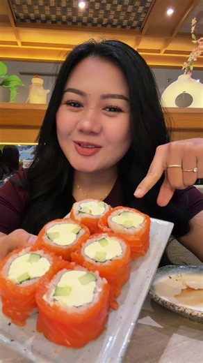 Salmon Cream Cheese Sushi Mukbang & Gion Sushi Review