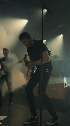 Bergen!! For en kveld😎 Trist for alle som gikk glipp av dette❤️‍🔥 Vi gleder oss allerede til neste gang🤩 Video: @alexanderdgl #bergen #rock #show #rotlaus #norway