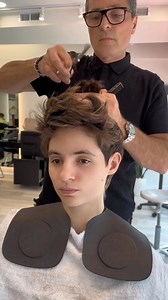 Urban Flair. Haircut @nunzio_nyc1 Color @abbystylist #mohawkmullet #shorthair #fohawk #highlights #meshhighlights #mesh #haircolor #nunziosavianosalon #nychairstylist #nychaircolorist #nychairsalon | Nunzio Saviano