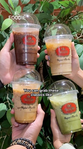 Thailand's No.1 famous Thai Tea, ChaTraMue Malaysia now introduces a new Oatside Series! 🤯 A delicious smooth oat drink with a healthier twist 😍 You can have oatmilk with their Classics Series such as Thai Tea, Milk Green Tea, Thai Coffee & Cocoa 👉 This Oatside Series is available at all ChaTraMue outlets 👉HALAL-Certified | KL Foodie