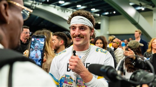 Benson Boone snaps photos for Seahawks before Super Bowl LX