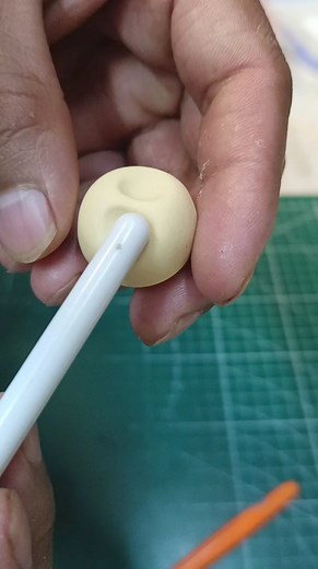 22 reactions · 6 comments | How to make fondant cricket player / cricket lover . . Ajåy Kumar Hi this is a fondant cricket player making tutorial . . #cricketcake #fondantcake #cricketfans #rcb #rcbfans #cskfans #ajay_kumar0321 | Ajåy Kumar | Facebook