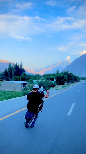 1.7K views · 460 reactions | Shahid 302 ♥️﫶 . . #fyp #viralvideos #bikelovers #virals #1m #view #views #unfreezemyaccount❤️ #unfreezemyaccount | Shahid YaSh | Facebook