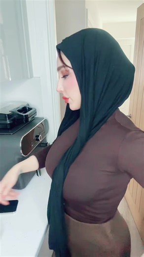 Exploring the Mystique of the Moon Over London