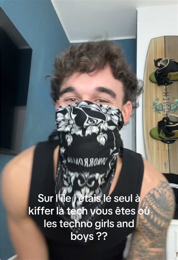 Heureusement que je danse tous les styles de musiques !! Et vous c’est quoi votre style musical ? #idlt #w9 #pourtoiii