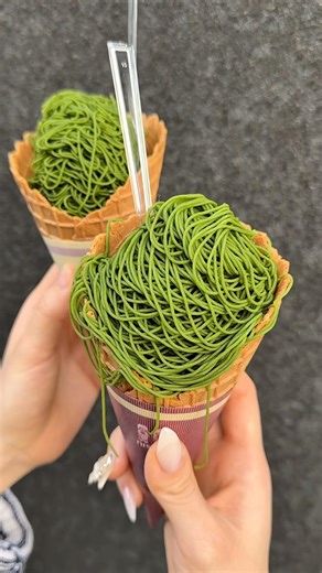 Matcha spaghetti soft serve🍵