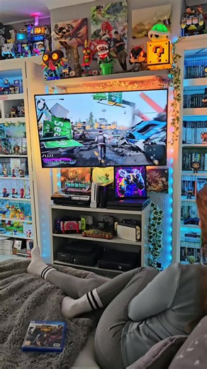 Exploring Infamous Gameplay on PS4