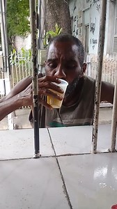 6.2M views · 56K reactions | Quando chega sexta feira: | Um meme todo dia | Facebook