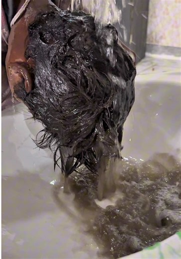 ASMR Traditional Hair Shampoo 🧴 | Satisfying Hand & Foot 🦶 Wash 🧼 - Sleeping Water 💦 Sounds #satisfyingvideos #asmr #shampoo #asmrvideo #water