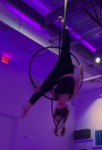 new trapped split shoulder stand!! #lyra