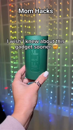 1.5K views | Gift wrapping hack! This gadget just changed my Christmas wrapping game✨ You can grab it from my bio  #LifeHack #christmas #wrapping #papercutter #momtips #musthave #christmas2025 | Mom Hacks | Facebook