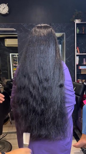 139K views · 743 reactions | Scissors + Confidence = Magic  Watch till the end for the glow-up!  #WomenHaircut #HairTransformation #NewLook #HairGoals #Reelitfeelit #FBReelsIndia #TrendingReels #SalonVibes #BeforeAfter #HairInspiration #GlamLook #BeautifulHair #HairTrend2025 #HairCare | Women Haircut | Facebook