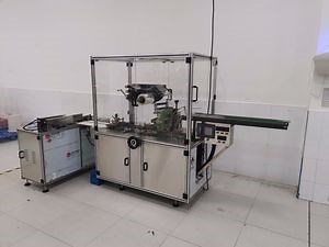 [Hot Item] Automatic 3D Plastic Film Chocolate / Condom Box/Gift Cellophane Overwrapping Machine