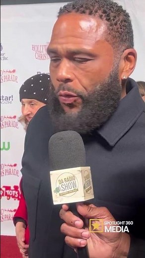Anthony Anderson at the 93rd Annual Hollywood Christmas Parade To Support Marine Toys For Tots