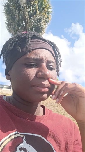 Growing one loc in my head to see how it goes😁😬