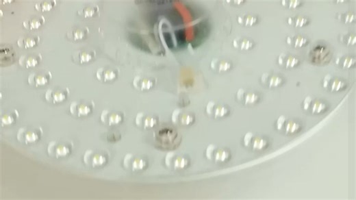 测评：飞利浦LED光源模组，恒定亮度不频闪，安装简便，客厅照明更舒适。夜间看书也不刺眼，家人赞不绝口。